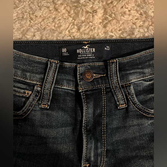 SOLD. Hollister shorts. Size 00. - Picture 3 of 3